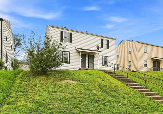 4th image of 2113-2115 Askew Ave, Kansas City, MO 64127 | MLS# 2637789