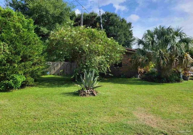 5th image of 4512 Cherbourg Way, Pensacola, FL 32505 | MLS# 687953