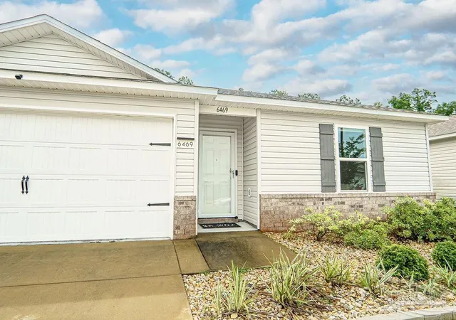 Photo 3 of Single family home for sale at 6469 June Bug Dr, Milton, FL 32583 | MLS# 687591 | Listing updated on 2026-09-25