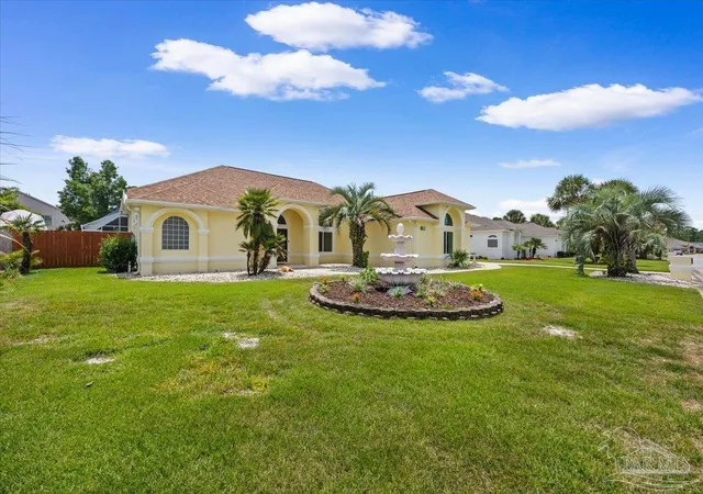 Photo 3 of Single family home for sale at 1125 Naples Dr, Pensacola, FL 32507 | MLS# 686305 | Listing updated on 2026-09-21