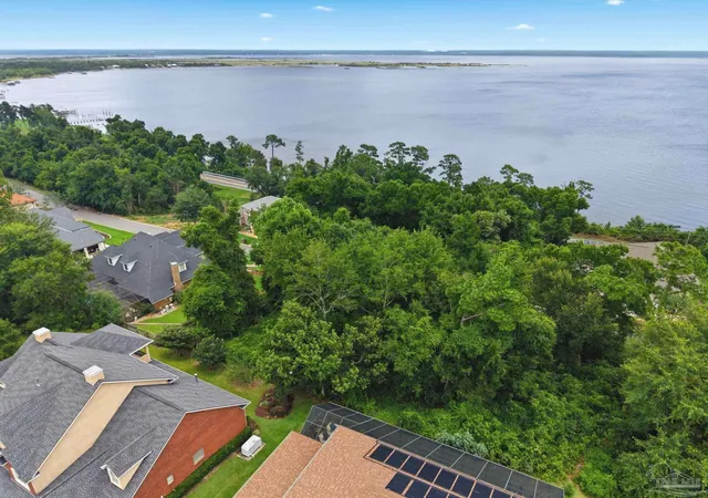 Photo 3 of Sale Pending at 3039 Pelican Ln, Pensacola, FL 32514 | MLS# 682581 | Listing updated on 2026-08-28