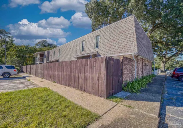 16th image of 8101 Tippin Ave #D, Pensacola, FL 32514 | MLS# 673171