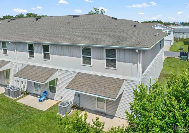 Photo 32 of Townhouse for sale at 6351 Grv Park Dr, Pensacola, FL 32504 | MLS# 687745 | Listing updated on 2026-08-19