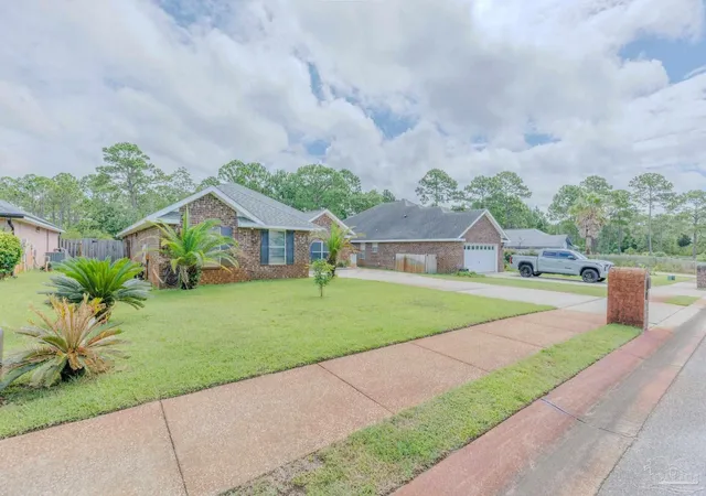Photo 2 of Single family home for sale at 6416 Old Harbor Ct, Gulf Breeze, FL 32563 | MLS# 686230 | Listing updated on 2026-08-26