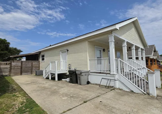 Photo 3 of Single family home for sale at 5315 Cambria Dr, Pensacola, FL 32507 | MLS# 687682 | Listing updated on 2026-08-18
