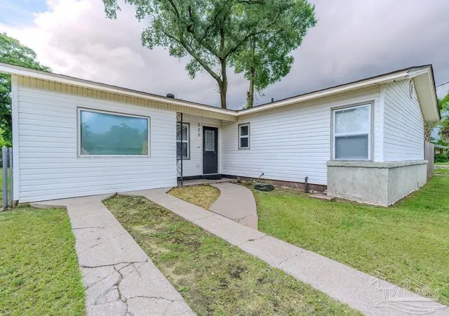 Photo 3 of Single family home for sale at 220 N Stillman St, Pensacola, FL 32505 | MLS# 687684 | Listing updated on 2026-09-08