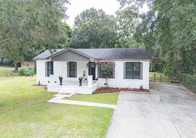 Photo 2 of Single family home for sale at 9900 Pine Meadow Ln, Pensacola, FL 32534 | MLS# 686905 | Listing updated on 2026-10-05