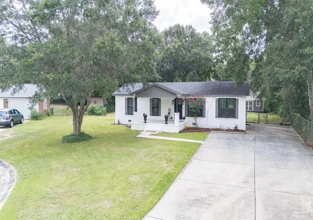 Photo 4 of Single family home for sale at 9900 Pine Meadow Ln, Pensacola, FL 32534 | MLS# 686905 | Listing updated on 2026-10-05