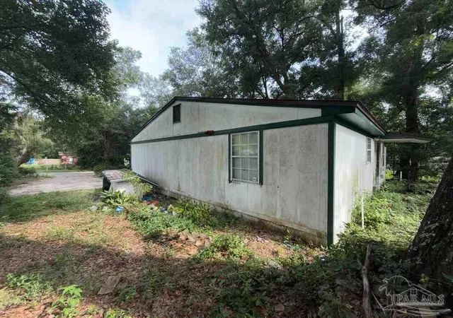Photo 3 of Single family home for sale at 211 Citrus St, Pensacola, FL 32506 | MLS# 687132 | Listing updated on 2026-09-12