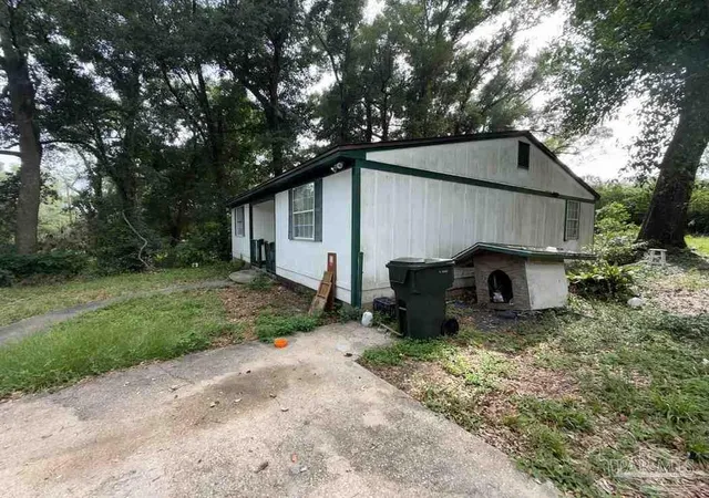 Photo 4 of Single family home for sale at 211 Citrus St, Pensacola, FL 32506 | MLS# 687132 | Listing updated on 2026-09-12