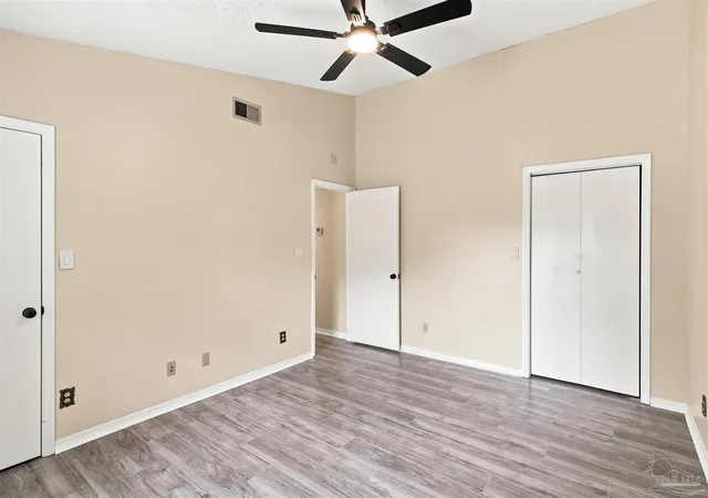 Photo 3 of Townhouse for sale at 4426 Bellview Ave, Pensacola, FL 32526 | MLS# 686458 | Listing updated on 2026-09-17