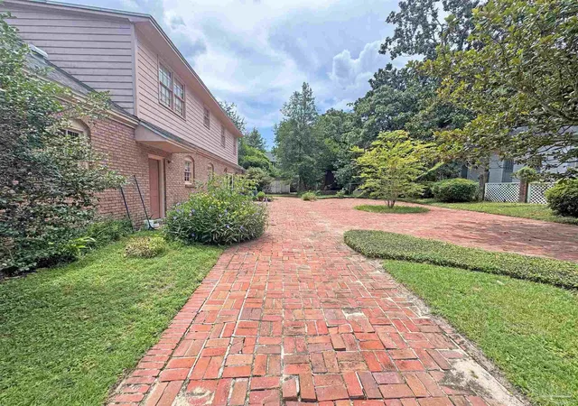 Photo 2 of Single family home for sale at 1313 N Reus St, Pensacola, FL 32501 | MLS# 685668 | Listing updated on 2026-07-19
