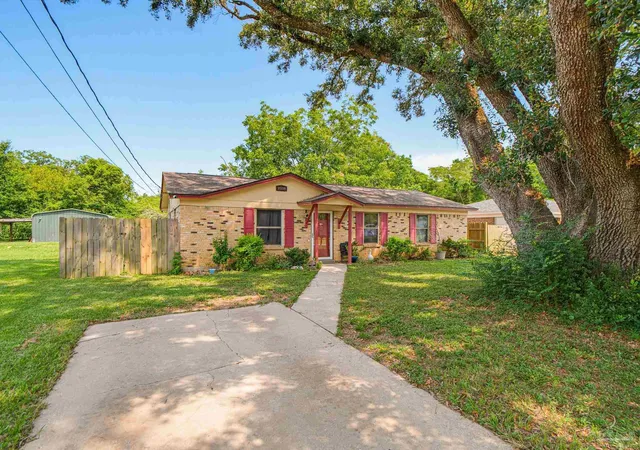 Photo 3 of Single family home for sale at 2018 Woodbury Dr, Cantonment, FL 32533 | MLS# 686528 | Listing updated on 2026-09-01