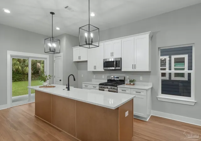 4th image of 306 E Avery St, Pensacola, FL 32503 | MLS# 687353