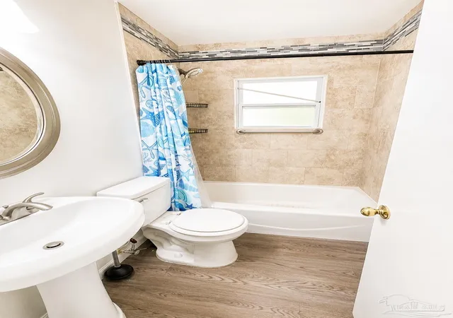 Photo 3 of Single family home for sale at 5778 Avondale Rd, Pensacola, FL 32526 | MLS# 686868 | Listing updated on 2026-10-02