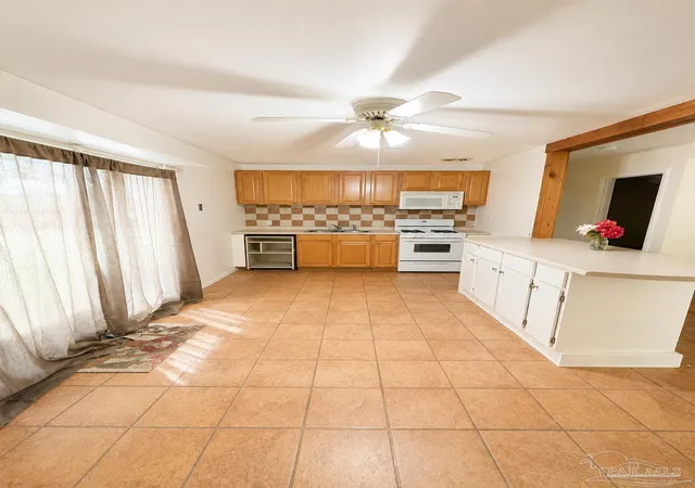 Photo 4 of Single family home for sale at 5778 Avondale Rd, Pensacola, FL 32526 | MLS# 686868 | Listing updated on 2026-10-02