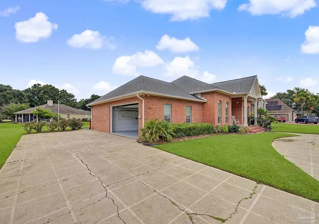 Photo 4 of Single family home for sale at 5625 Sandstone Dr, Milton, FL 32571 | MLS# 686131 | Listing updated on 2026-08-24