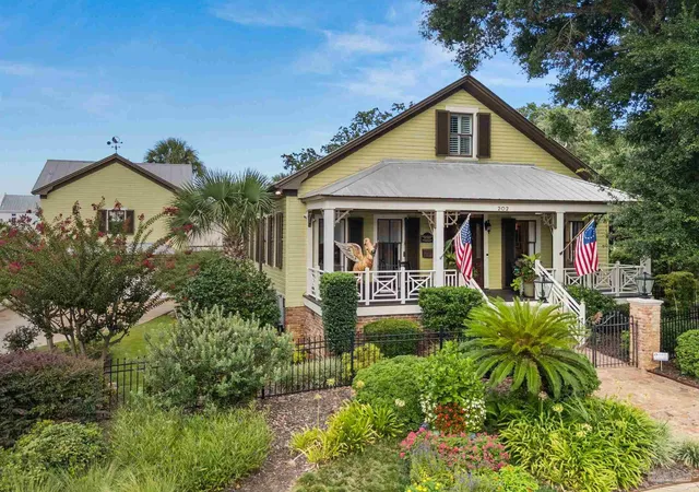 Photo 1 of Single family home for sale at 202 Cevallos St, Pensacola, FL 32502 | MLS# 687352 | Listing updated on 2026-10-05