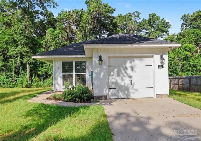 Photo 1 of Single family home for sale at 171 Calvert Oaks Dr, Pensacola, FL 32514 | MLS# 686255 | Listing updated on 2026-08-10