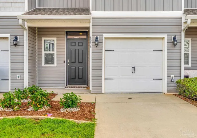 Townhouse for sale at 6036 Royal Port Ct, Pensacola, FL 32526 | MLS# 687444
