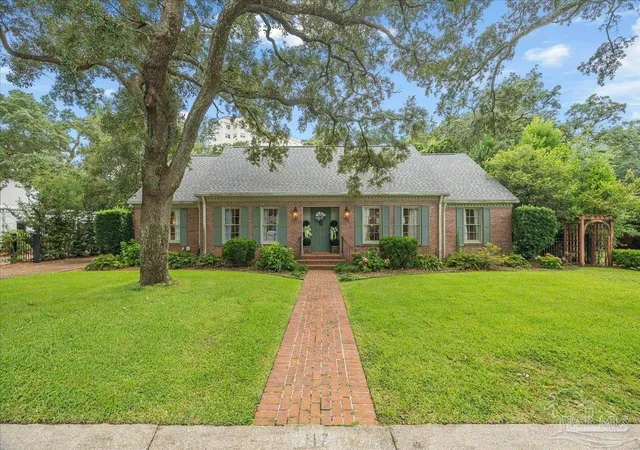 2nd image of 117 Seamarge Cir, Pensacola, FL 32507 | MLS# 687397