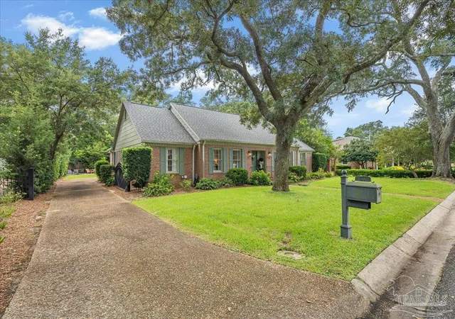 3rd image of 117 Seamarge Cir, Pensacola, FL 32507 | MLS# 687397