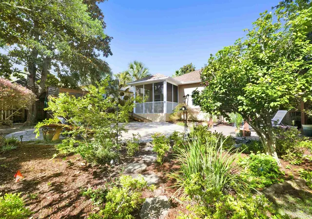 2nd image of 920 N 19th Ave, Pensacola, FL 32501 | MLS# 687178