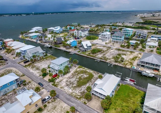 2nd image of 1422 Homeport Dr, Navarre, FL 32566 | MLS# 687626