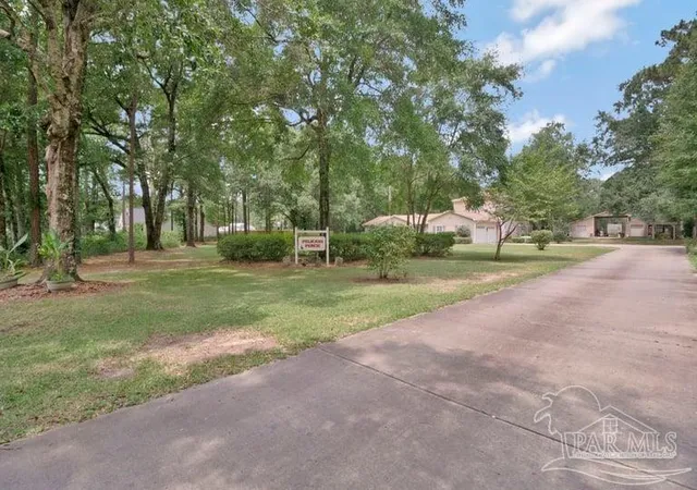 3rd image of 6242 Foxglove Rd, Milton, FL 32570 | MLS# 686743