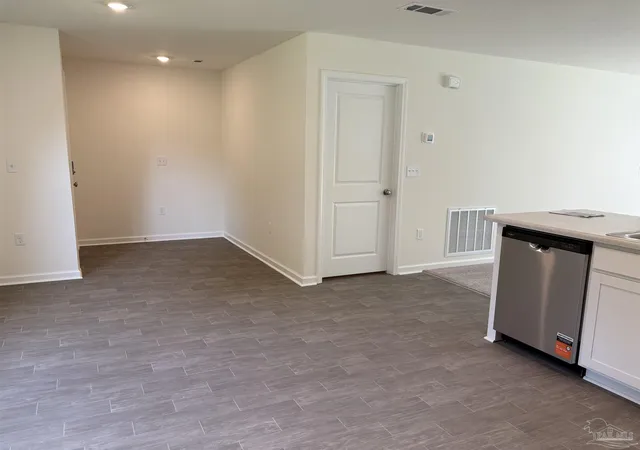 4th image of 5705 Meadow Rd, Milton, FL 32583 | MLS# 676318