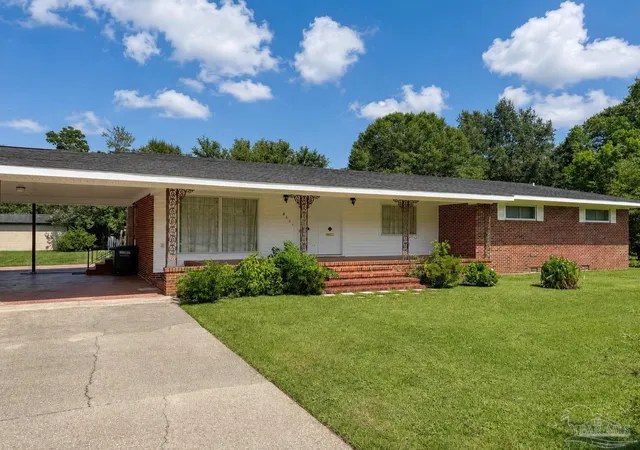 Photo 1 of Single family home for sale at 211 7th Avenue, Atmore, AL 36502 | MLS# 686356 | Listing updated on 2026-07-24