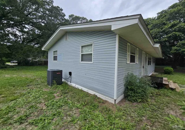 4th image of 4045 Audubon Dr, Pensacola, FL 32504 | MLS# 686322