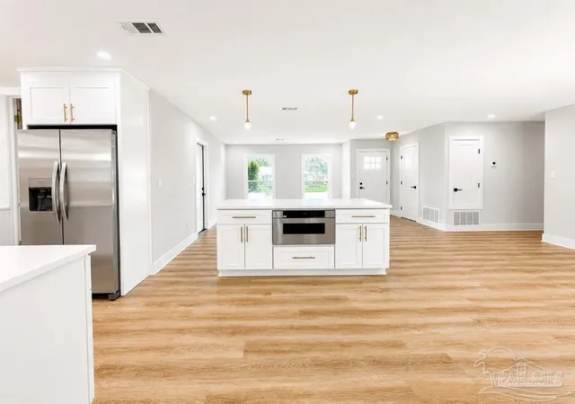 Photo 3 of Single family home for sale at 5920 Leesway Blvd, Pensacola, FL 32504 | MLS# 687070 | Listing updated on 2026-09-28