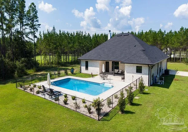 3rd image of 8992 Sage Forest Ln, Milton, FL 32571 | MLS# 687401