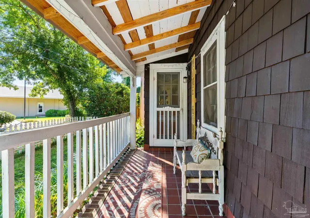 3rd image of 7 Broadmoor Ln, Pensacola, FL 32507 | MLS# 686219