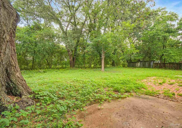 Photo 37 of Single family home for sale at 2014 University St, Pensacola, FL 32504 | MLS# 686339 | Listing updated on 2026-07-24