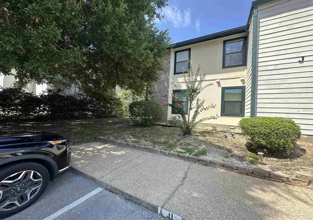 3rd image of 2299 Scenic Hwy #J5, Pensacola, FL 32503 | MLS# 687585