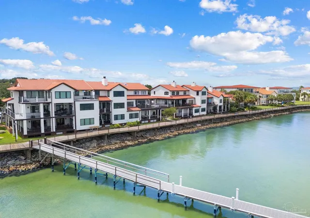 2nd image of 122 Baybridge Dr, Gulf Breeze, FL 32561