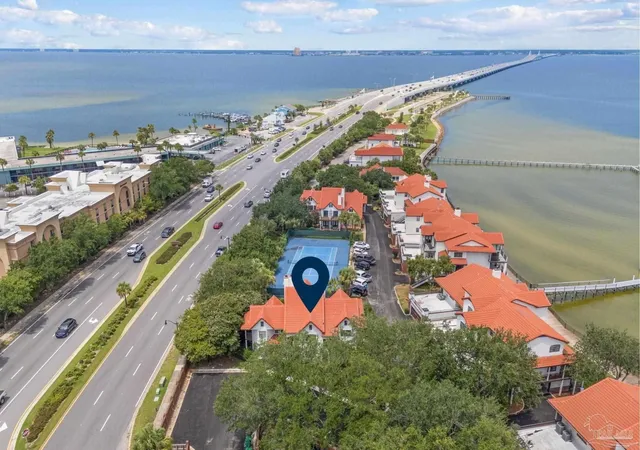 Listing Photo 4 - Condo for sale in building located at 122 Baybridge Dr, Gulf Breeze, FL 32561 - Unit #K