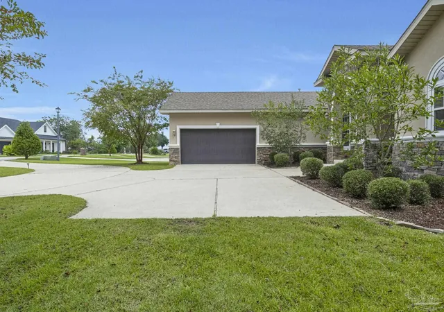 Photo 3 of Single family home for sale at 1968 Crown Pointe Blvd, Pensacola, FL 32506 | MLS# 687162 | Listing updated on 2026-09-02