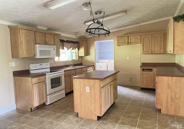 3rd image of 690 Jacks Branch Rd, Cantonment, FL 32533 | MLS# 687665