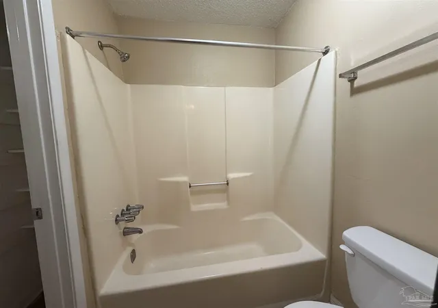Listing Photo 5 - Condo for sale in building located at 130 E 9 Mile Rd, Pensacola, FL 32534 - Unit #5