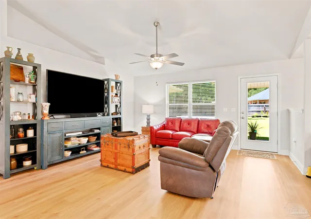 Photo 3 of Single family home for sale at 6009 Parsonage Cir, Milton, FL 32570 | MLS# 685999 | Listing updated on 2026-09-25