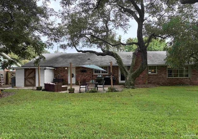 3rd image of 208 Hibiscus Ave, Gulf Breeze, FL 32561 | MLS# 687090