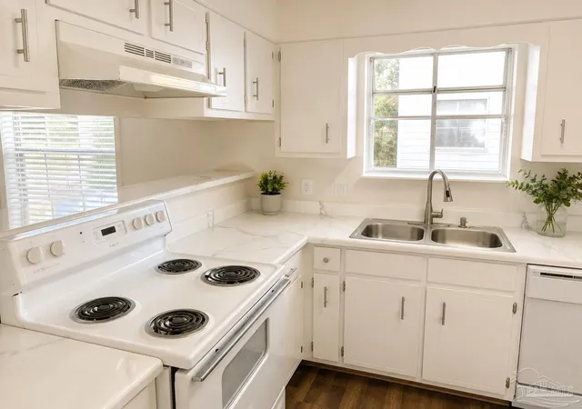 Photo 3 of Condo for sale at 1500 E Johnson Ave #212, Pensacola, FL 32514 | MLS# 687486 | Listing updated on 2026-09-18