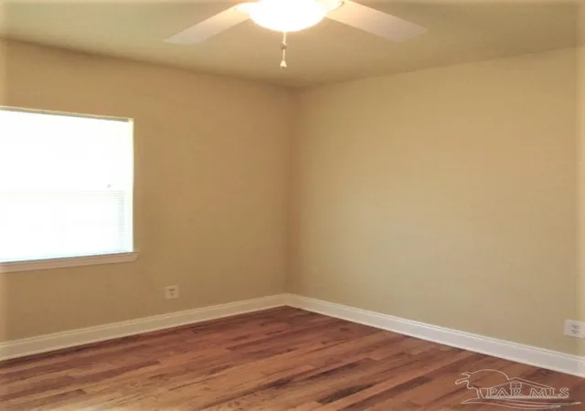 Photo 4 of Single family home for sale at 5407 Charbar Dr, Pensacola, FL 32526 | MLS# 687388 | Listing updated on 2026-09-29
