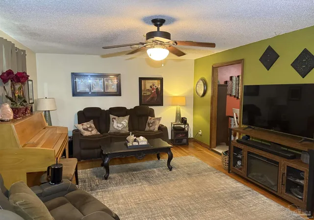 Photo 3 of Single family home for sale at 5988 Pursley Ave, Pensacola, FL 32526 | MLS# 687689 | Listing updated on 2026-09-20