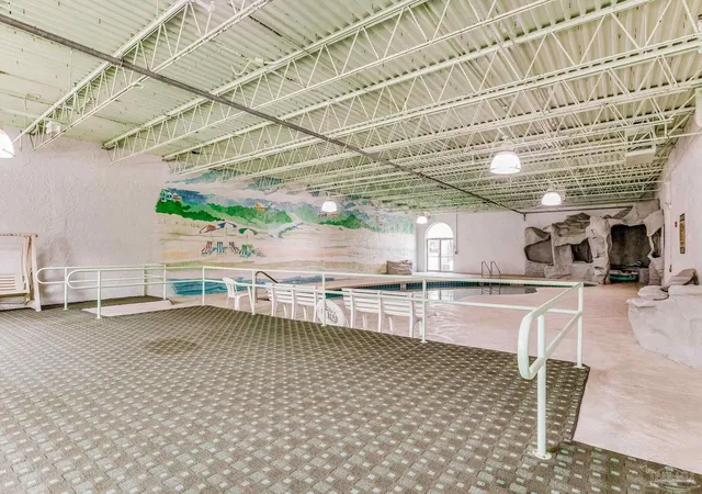 2nd image of 224 E Gdn St, Pensacola, FL 32502