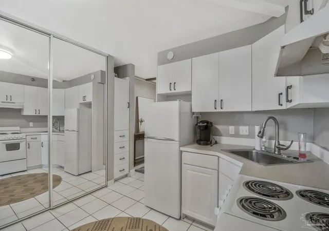 5th image of 224 E Garden St #404, Pensacola, FL 32502 | MLS# 687049