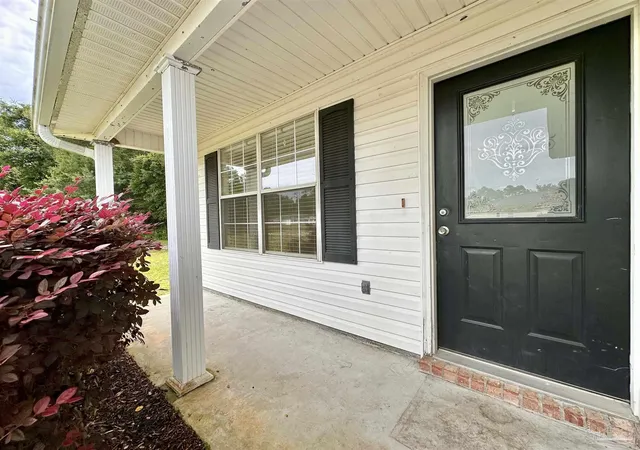 Photo 3 of Single family home for sale at 1037 Antigua Cir, Pensacola, FL 32506 | MLS# 687583 | Listing updated on 2026-09-13
